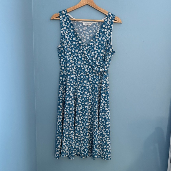 Kaileigh Dresses & Skirts - Kaileigh Blue and White Patterned Midi Dress